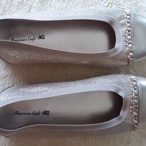 Sz 6 American Eagle Gold Glitter Ballerina Shoes
